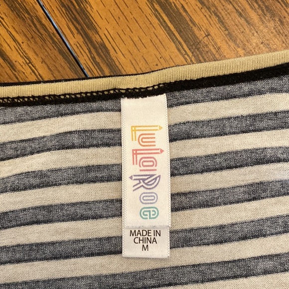 LuLaRoe Striped Long Sleeved Tunic, Scooped Neck Size Medium - Picture 6 of 8